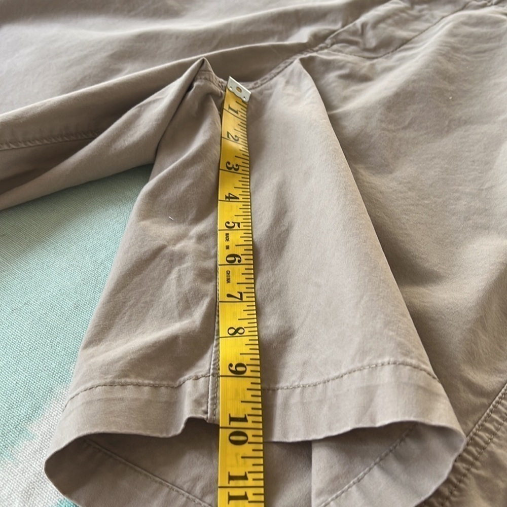 Express Men’s Classic Fit Khaki Flat Front At-The-Knee Shorts Size 33 - Picture 10 of 10